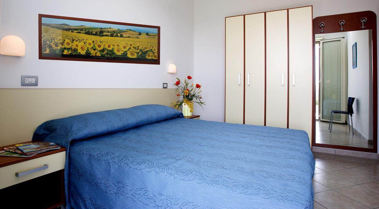Residence Il Girasole 1 Alba Adriatica Exterior foto